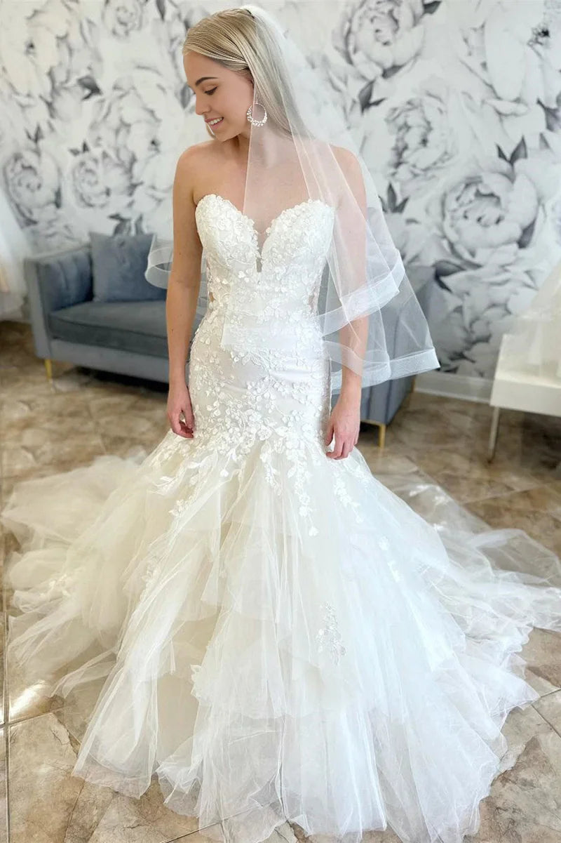 Vestido de novia largo de corte trompeta multicapa con apliques de sirena